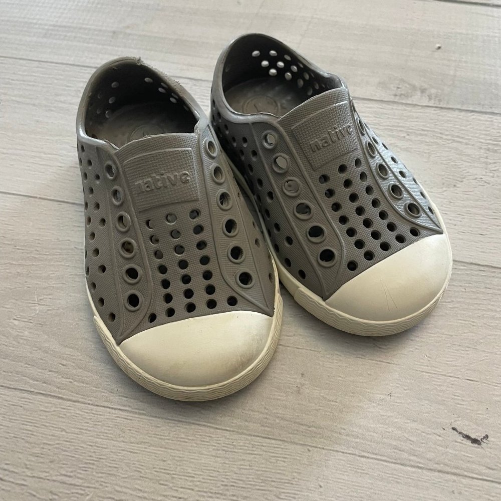 Native Shoes grey little kids 4